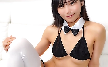 れい（22）：大量ハメ潮x7回！純朴美女と自宅でハメ撮り。