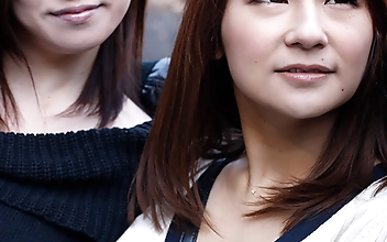 美麗熟女 美雪さん（27歳）＆ちはるさん（25歳）