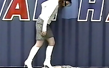 野外ブーツ舐め踏み★白ブーツ編