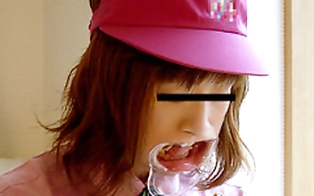 開口で食事03