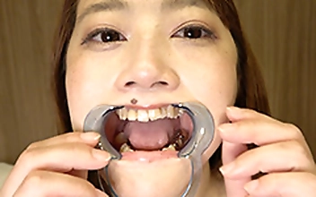 人気モデル 有村麻衣チャンののどちんこ・舌ベロ・歯・口内観察